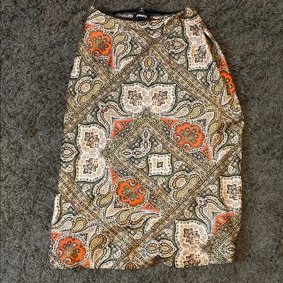 Express Bohemian Satin Patterned Midi Skirt - Picture 4 of 5